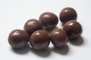 chocolate-hazlenuts-01