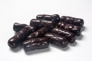 dark-chocolate-raspberry-bullets-01